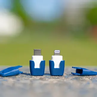 HEAT-IT Bite Releif Device Lightning Port